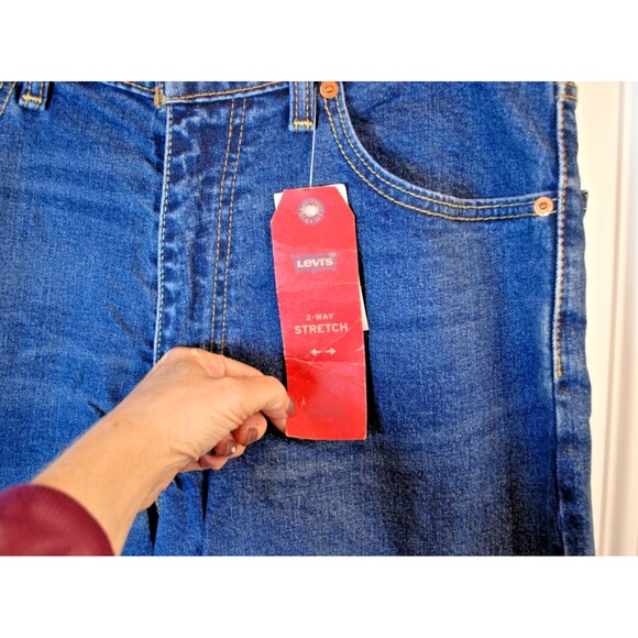 NWT Levi's 550 Men's Relaxed 2-Way Comfort Stretch Jeans Med Wash Size 33x30 - Picture 4 of 8